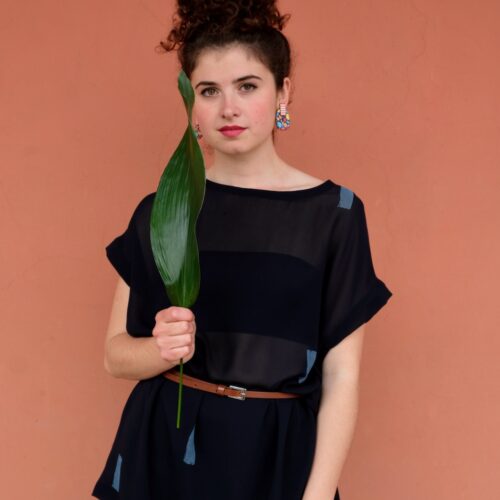 Malva casacca in seta blu notte con stampa a tratti