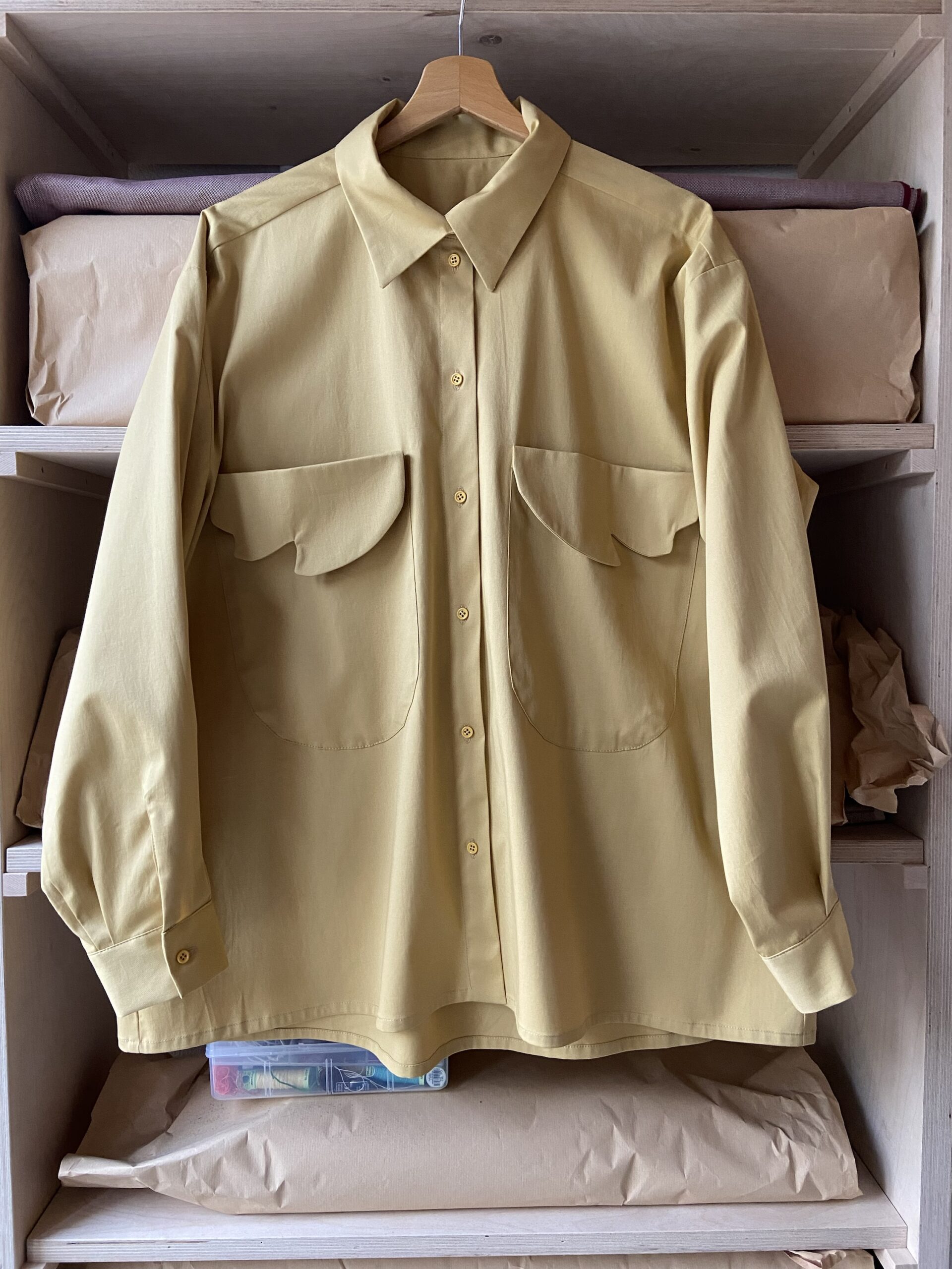 Artemisia camicia color giallo Napoli